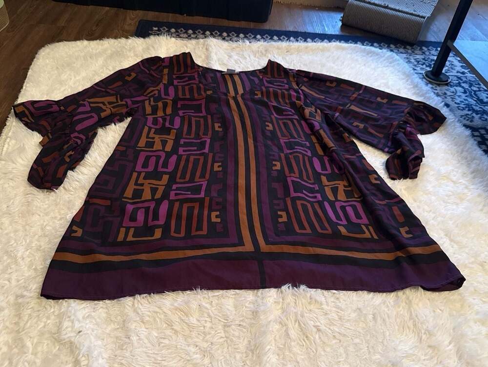 Avenue Studio Plus Size 20 Plum and Spice Geometric Print Bell‎ Sleeve Blouse